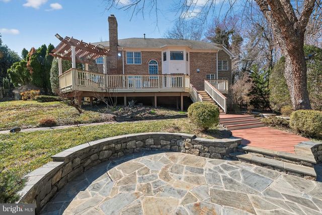 9012-A OLD DOMINION DR, Mclean, VA 22102