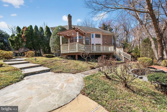9012-A OLD DOMINION DR, Mclean, VA 22102