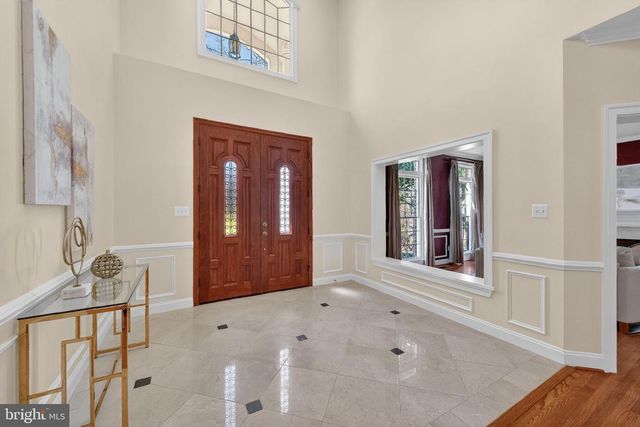 9012-A OLD DOMINION DR, Mclean, VA 22102