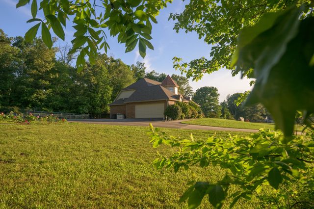 168 Maple Valley Ln, Cookeville, TN 38506