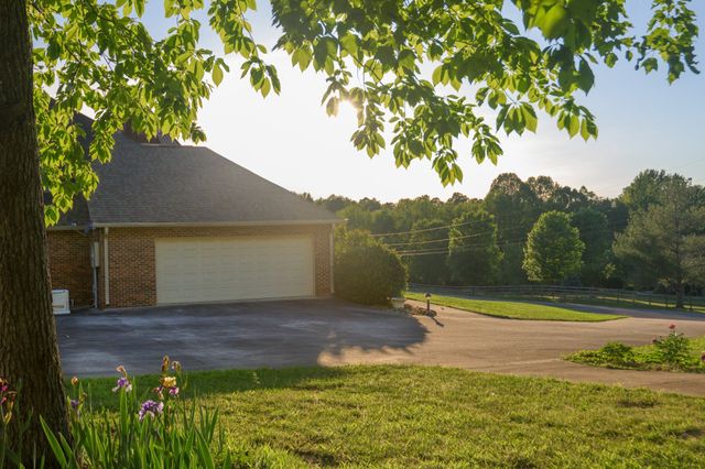 168 Maple Valley Ln, Cookeville, TN 38506