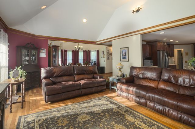 168 Maple Valley Ln, Cookeville, TN 38506