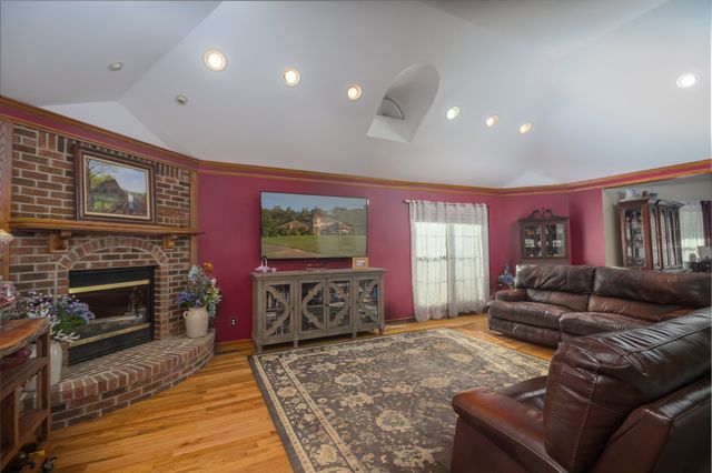 168 Maple Valley Ln, Cookeville, TN 38506