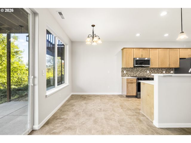 21847 Ne HEARTWOOD Cir, Fairview, OR 97024