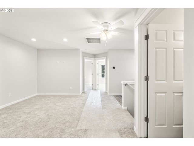 21847 Ne HEARTWOOD Cir, Fairview, OR 97024