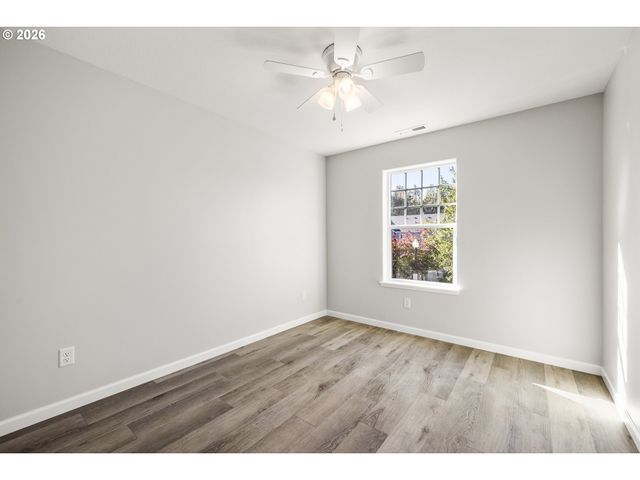 21847 Ne HEARTWOOD Cir, Fairview, OR 97024