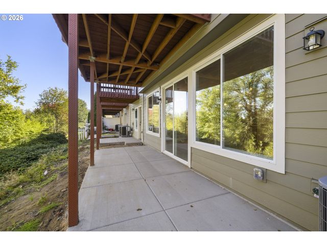 21847 Ne HEARTWOOD Cir, Fairview, OR 97024