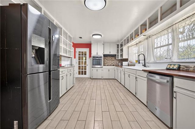 5851 Overlook Road, Mobile, AL 36618