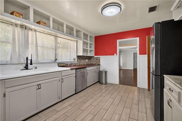 5851 Overlook Road, Mobile, AL 36618