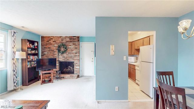 2736 Pease Drive 215N, Rocky River, OH 44116