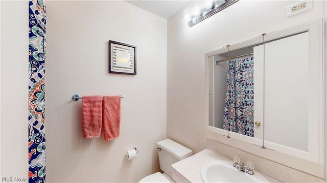 2736 Pease Drive 215N, Rocky River, OH 44116