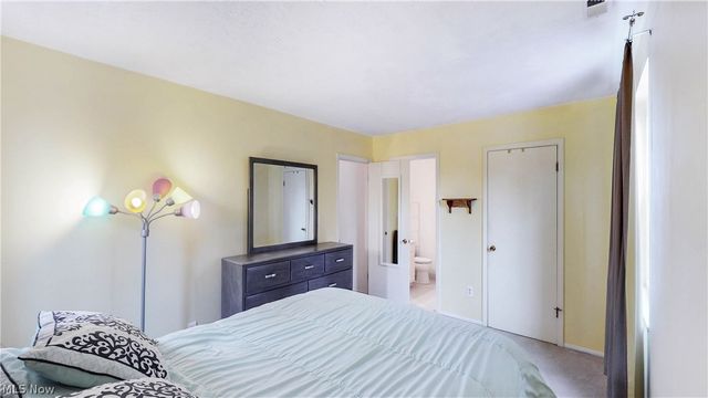 2736 Pease Drive 215N, Rocky River, OH 44116