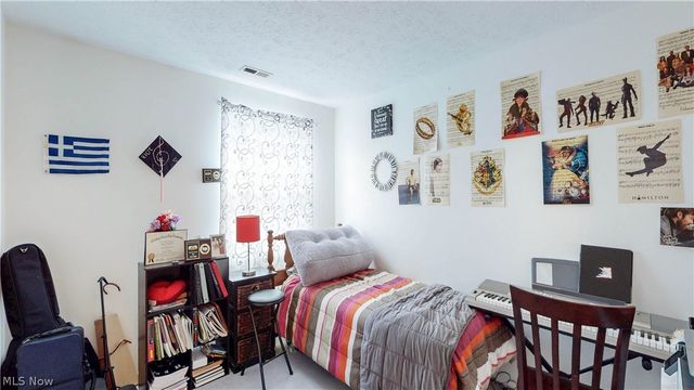 2736 Pease Drive 215N, Rocky River, OH 44116