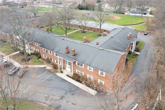 2736 Pease Drive 215N, Rocky River, OH 44116