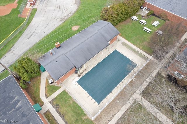 2736 Pease Drive 215N, Rocky River, OH 44116