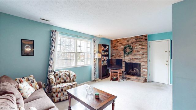 2736 Pease Drive 215N, Rocky River, OH 44116