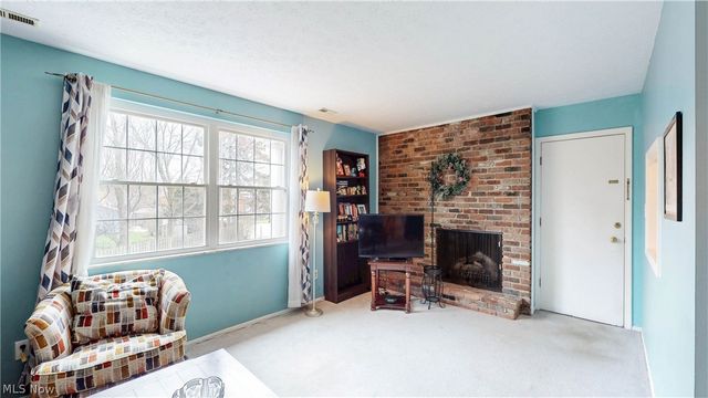 2736 Pease Drive 215N, Rocky River, OH 44116