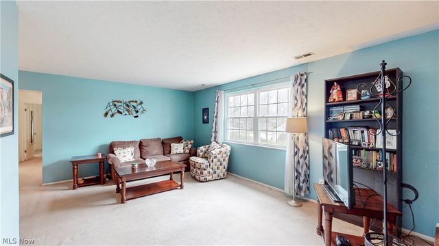 2736 Pease Drive 215N, Rocky River, OH 44116