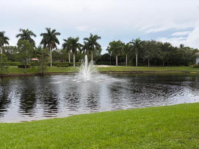 5026 S Astor Circle, Delray Beach, FL 33484