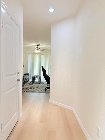 5026 S Astor Circle, Delray Beach, FL 33484