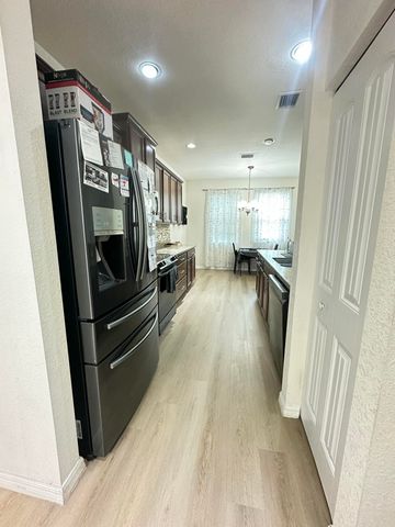 5026 S Astor Circle, Delray Beach, FL 33484