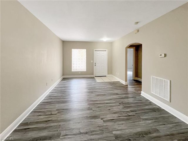 4172 Castilla CIR 105, Fort Myers, FL 33916