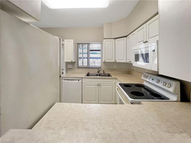 4172 Castilla CIR 105, Fort Myers, FL 33916