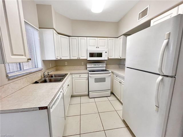 4172 Castilla CIR 105, Fort Myers, FL 33916