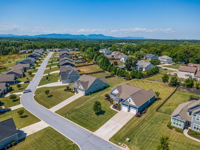 100 Ridgefield Lane, Greer, SC 29651