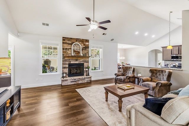 100 Ridgefield Lane, Greer, SC 29651