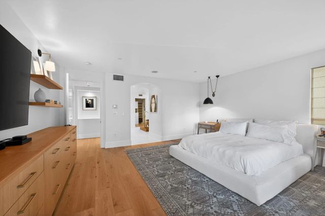 1040 Genter Street 203, La Jolla, CA 92037