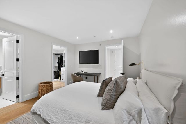 1040 Genter Street 203, La Jolla, CA 92037