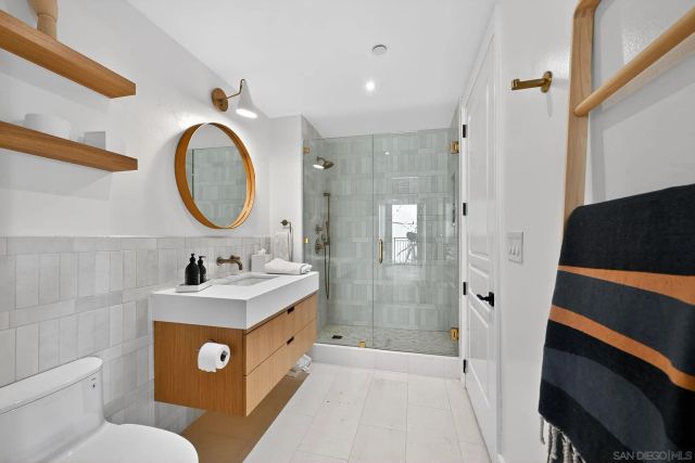 1040 Genter Street 203, La Jolla, CA 92037