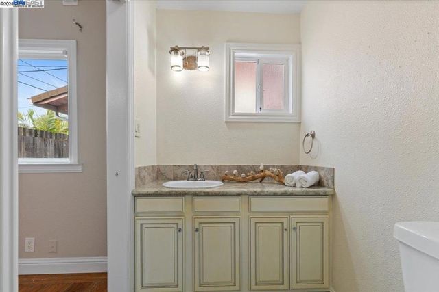 2712 Oharte Rd, San Pablo, CA 94806