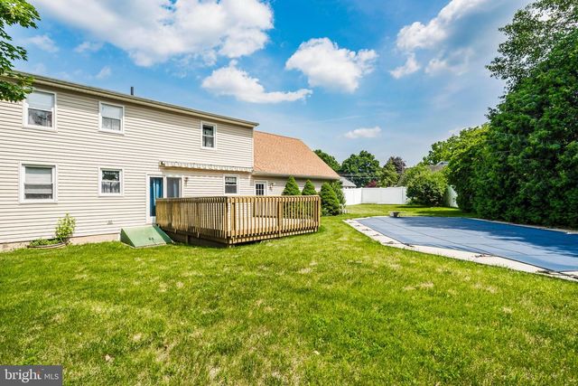 330 N LIBERTY ST, Coopersburg, PA 18036