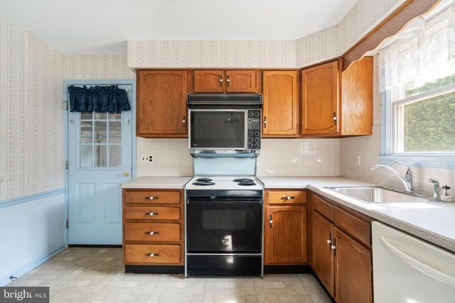 330 N LIBERTY ST, Coopersburg, PA 18036
