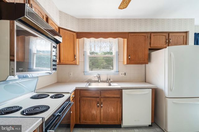 330 N LIBERTY ST, Coopersburg, PA 18036