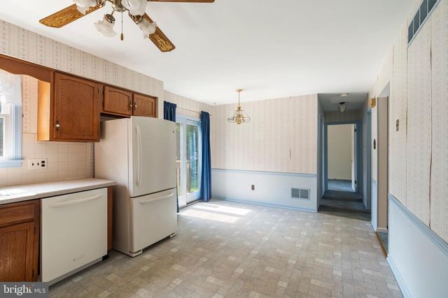 330 N LIBERTY ST, Coopersburg, PA 18036