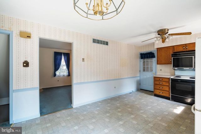 330 N LIBERTY ST, Coopersburg, PA 18036