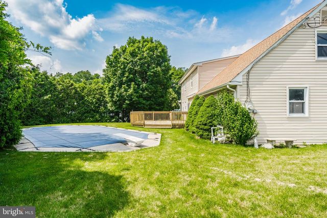 330 N LIBERTY ST, Coopersburg, PA 18036