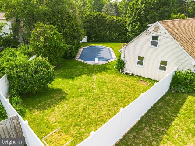 330 N LIBERTY ST, Coopersburg, PA 18036
