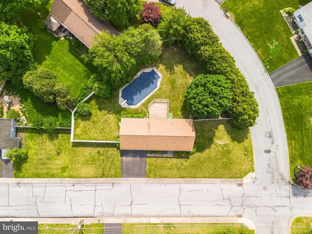 330 N LIBERTY ST, Coopersburg, PA 18036
