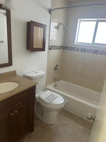 1632 NE 56th Court, Fort Lauderdale, FL 33334