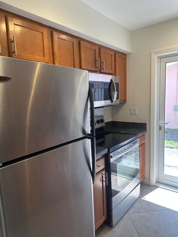 1632 NE 56th Court, Fort Lauderdale, FL 33334