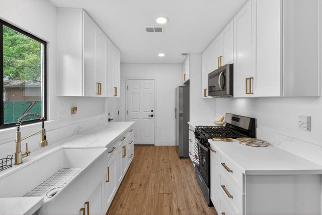 1552 Virginia Ave, West Sacramento, CA 95691