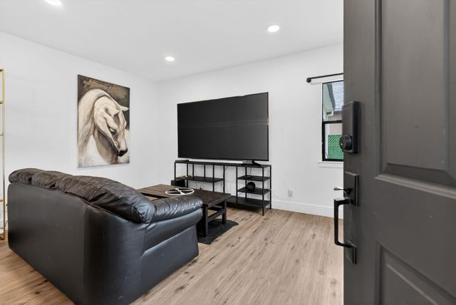 1552 Virginia Ave, West Sacramento, CA 95691