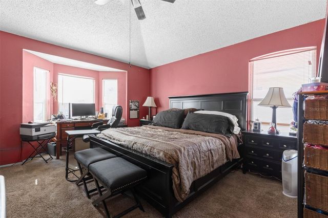 19310 GARDEN QUILT CIRCLE, Lutz, FL 33558