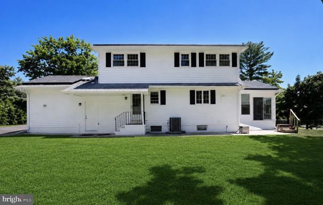 4 MCCLAIN AVE, Medford, NJ 08055
