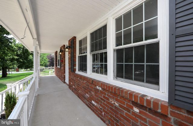 4 MCCLAIN AVE, Medford, NJ 08055