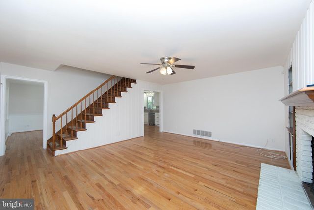4 MCCLAIN AVE, Medford, NJ 08055